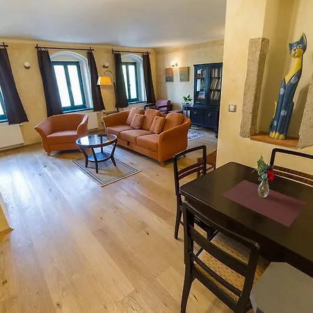 U Zvonu Apartment *