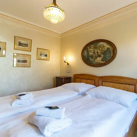 Apartment U Zvonu